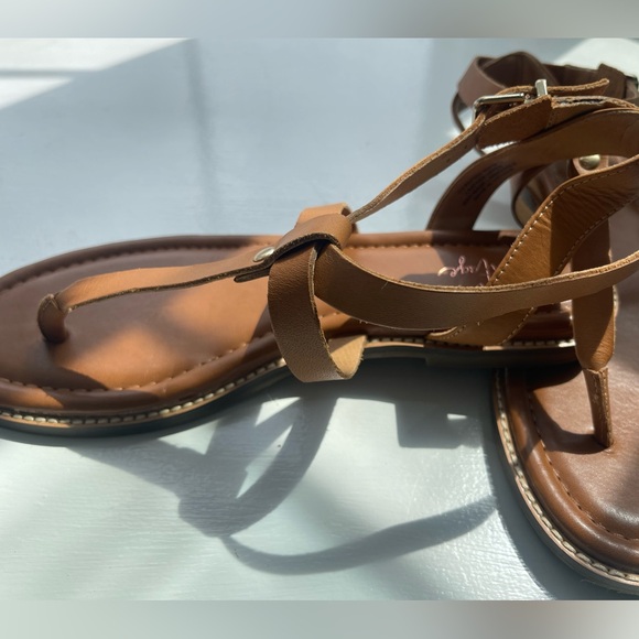 Crown vintage size 8 sandals - Picture 2 of 7